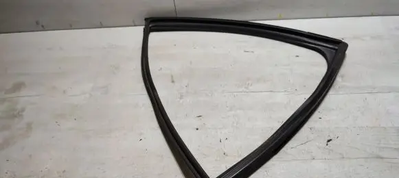 Mazda 3 III Rubber seal rear door window/glass 1612090948