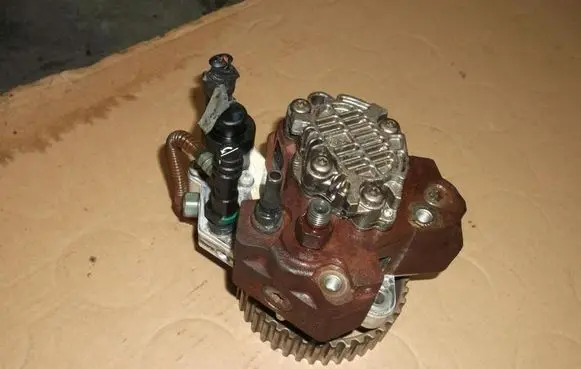 Renault Laguna II Fuel injection high pressure pump