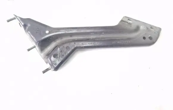 Audi Q5 SQ5 Fender mounting bracket 8R0821136