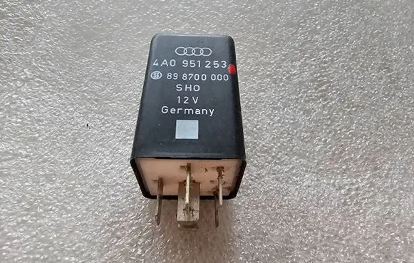 Audi A4 S4 B5 8D Other relay 4A0951253 898700000
