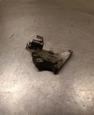 Mercedes-Benz Sprinter W906 Engine mounting bracket A6510940039 1002 113870107
