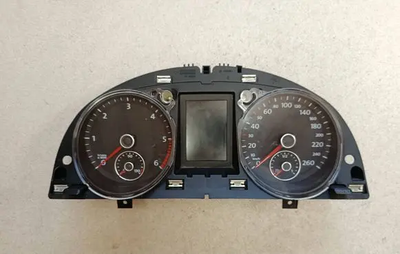 Volkswagen PASSAT B6 Speedometer (instrument cluster) 3C0920872G 099832