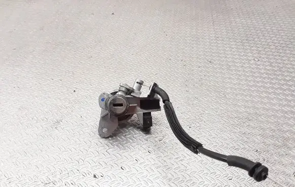 Audi A6 S6 C6 4F Tailgate exterior lock 8E0827573