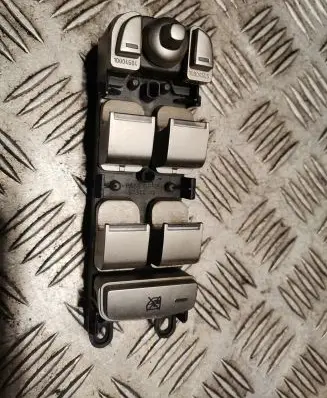 Jaguar XF X250 Electric window control switch 8X2314540AE