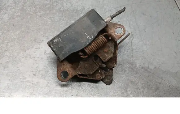 Mazda 323 F Engine bonnet/hood lock/catch 