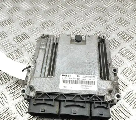 Opel Vivaro Engine control unit/module 237103888R 237104588R