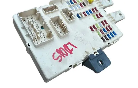 KIA Sportage Fuse module 919503W043 PA66TD30 3043140220