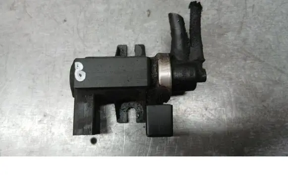 Audi A6 Allroad C5 Vacuum valve 