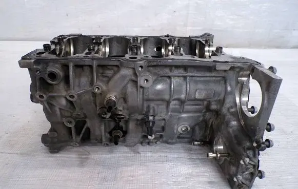 Opel Astra J Engine block 55573916