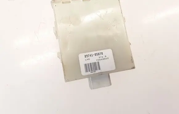 Toyota Avensis T250 Door control unit/module 8974105070