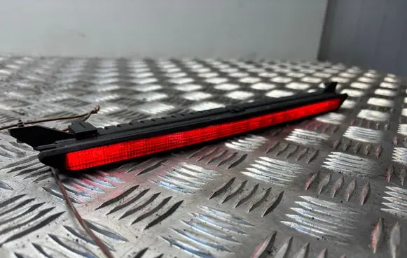 Volkswagen PASSAT B5.5 Third/center stoplight 1J6945097D