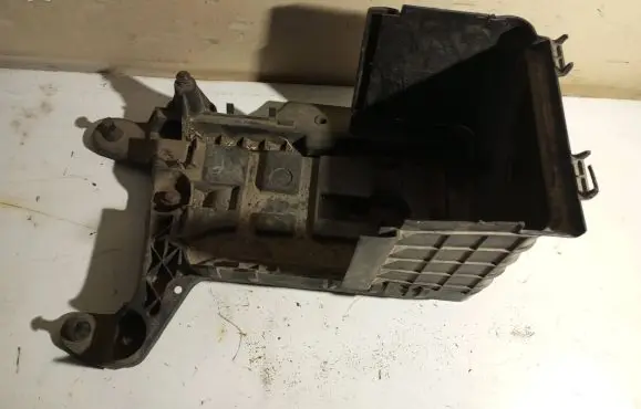 Volkswagen PASSAT B6 Battery box tray 1K0915333B