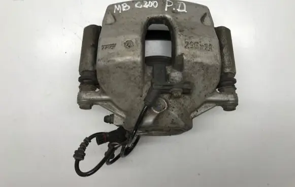 Mercedes-Benz C W204 Front brake caliper