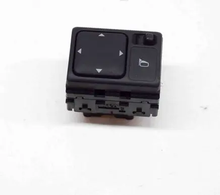 Nissan NP300 Wing mirror switch 071015