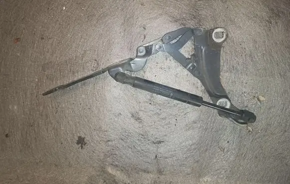 Mini One - Cooper Coupe R56 Engine bonnet/hood hinges 2751203