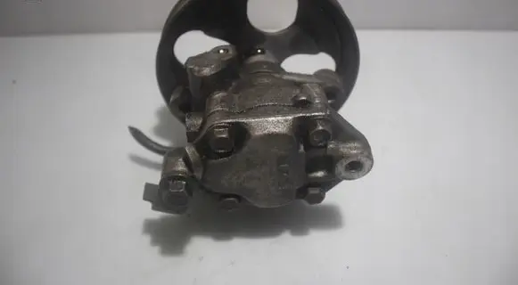 Mitsubishi Carisma Power steering pump