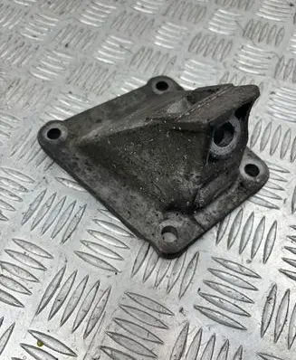 BMW 7 E65 E66 Engine mounting bracket 6758404