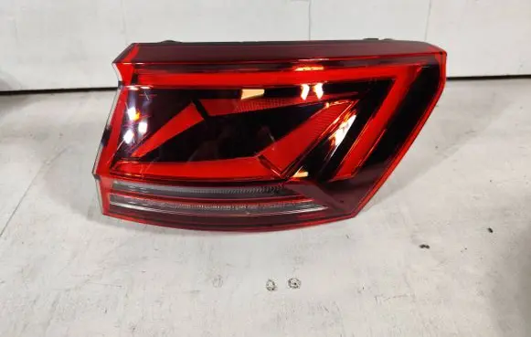 Volkswagen Touareg III Rear/tail lights 760945208C 71086F 231590597