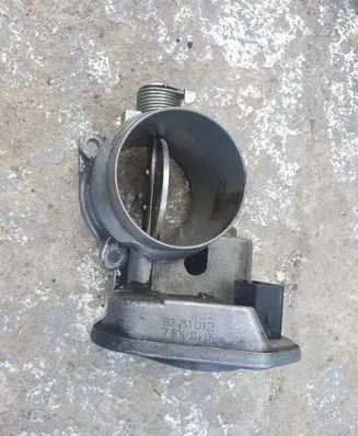 BMW 5 E60 E61 Throttle body valve 