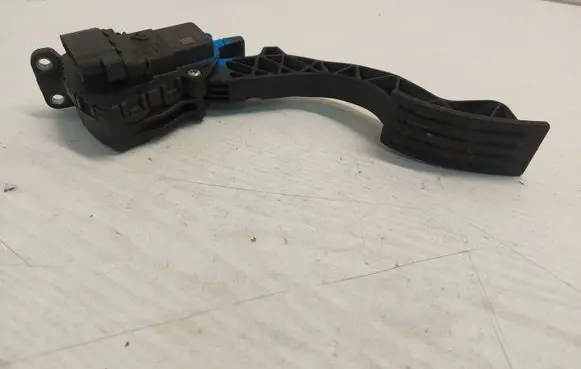 Volvo S40 Accelerator throttle pedal 4M519F836AH