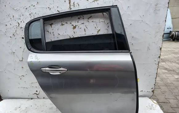 Peugeot 308 Rear door 