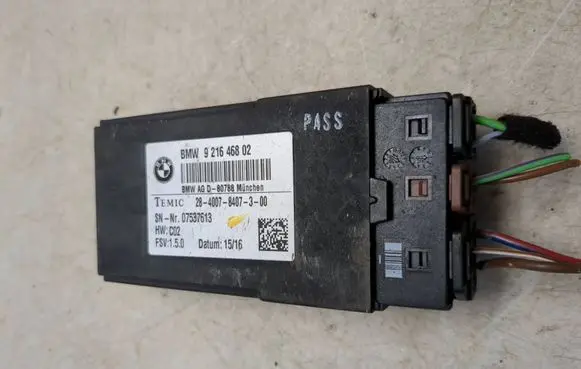 BMW 3 F30 F35 F31 Seat heating relay 9216468 07537613 2840078407300