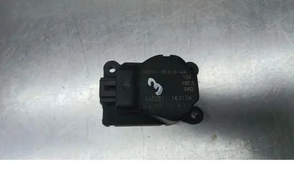 Ford Focus C-MAX Coolant heater control valve 3M5H19E616AA