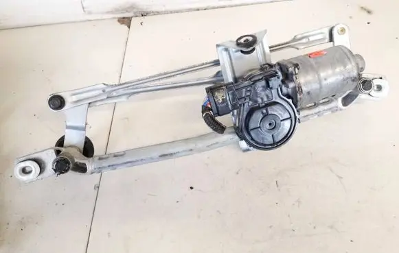 KIA Sportage Front wiper linkage and motor