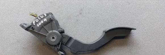 Ford Focus Accelerator throttle pedal 4M519F836CK