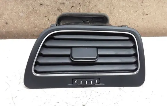 Volkswagen Golf VII Dashboard side air vent grill/cover trim 5G1819704R 5G1819710 5G1819248