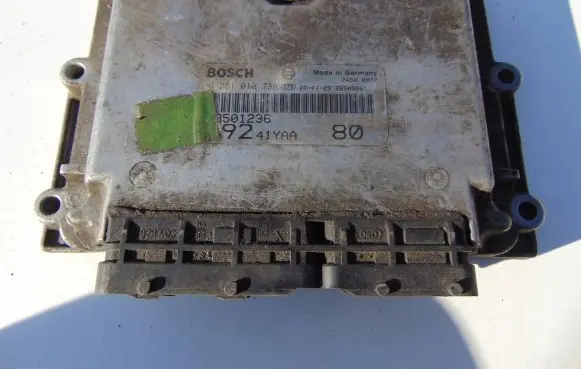 Fiat Stilo Engine control unit/module 73501236 0281010738 028101073873501236