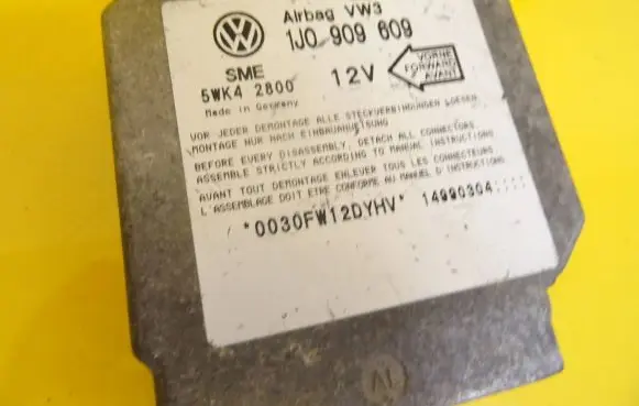 Volkswagen New Beetle Airbag control unit/module 1J0909609