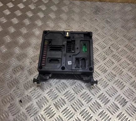 Ford Galaxy Fuse module 7M0962258A 14B205EA S108145200C