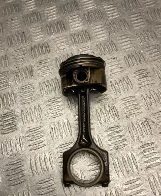 Mini Cooper Countryman R60 Piston with connecting rod