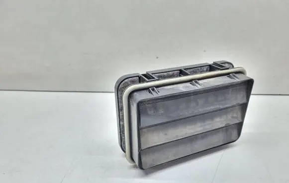 BMW 5 F10 F11 Quarter panel pressure vent 9122453 64229122453