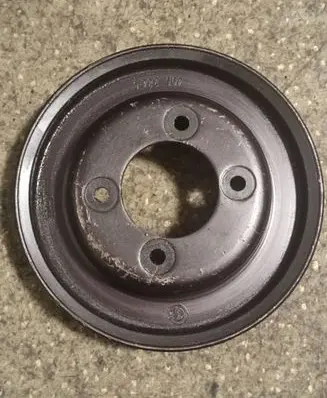 BMW 3 E36 Water pump pulley 1722567