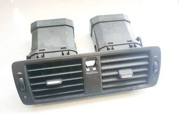 Volvo V50 Dash center air vent grill y01145p