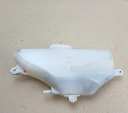 Suzuki Kizashi Coolant expansion tank/reservoir 