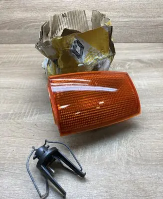 Renault 9 Front indicator light 7701365615