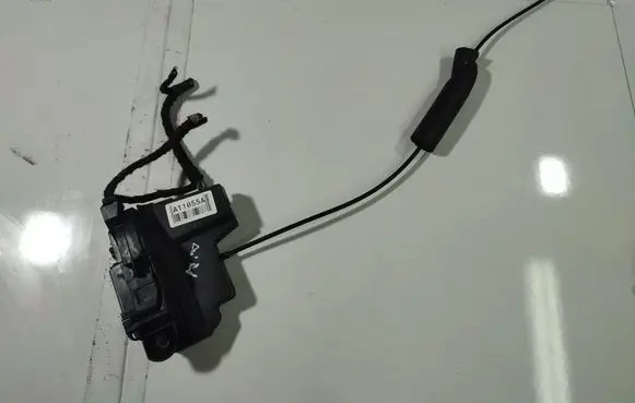 Renault Megane III Front door lock 