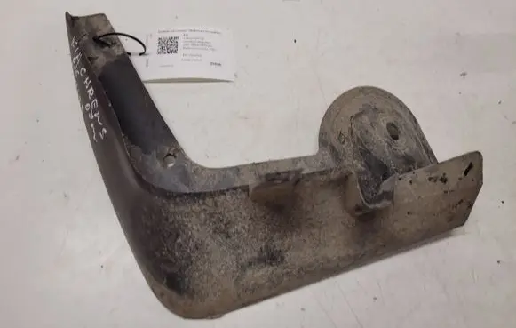 KIA Carens I Front mudguard 