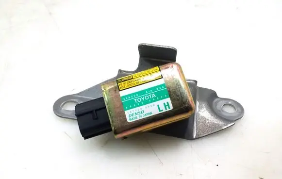 Toyota Land Cruiser (J120) Airbag deployment crash/impact sensor 8983060020