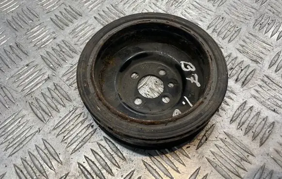 Volkswagen PASSAT B7 Crankshaft pulley 038105243M