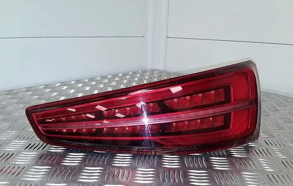 Audi Q3 F3 Tailgate rear/tail lights 8U0945094N