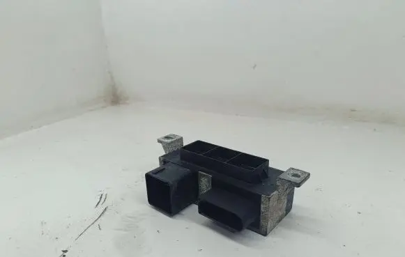 Glow plug pre-heat relay