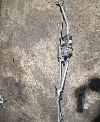 Opel Zafira A Front wiper linkage and motor
