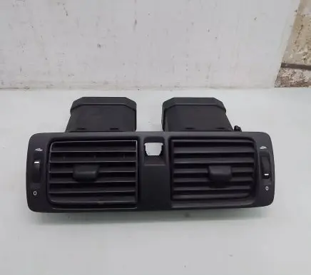 Volvo V50 Dash center air vent grill Y01144