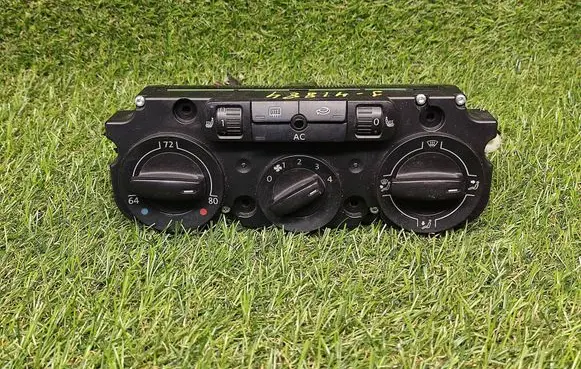 Volkswagen Jetta V Climate control unit 1K0820047DC 5HB00871955