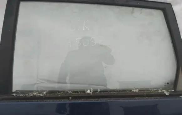 KIA Carens I Rear door window glass