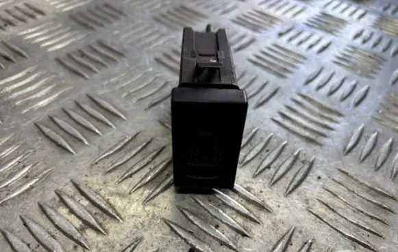 Volkswagen PASSAT B5.5 Seat heating switch 3B0963563